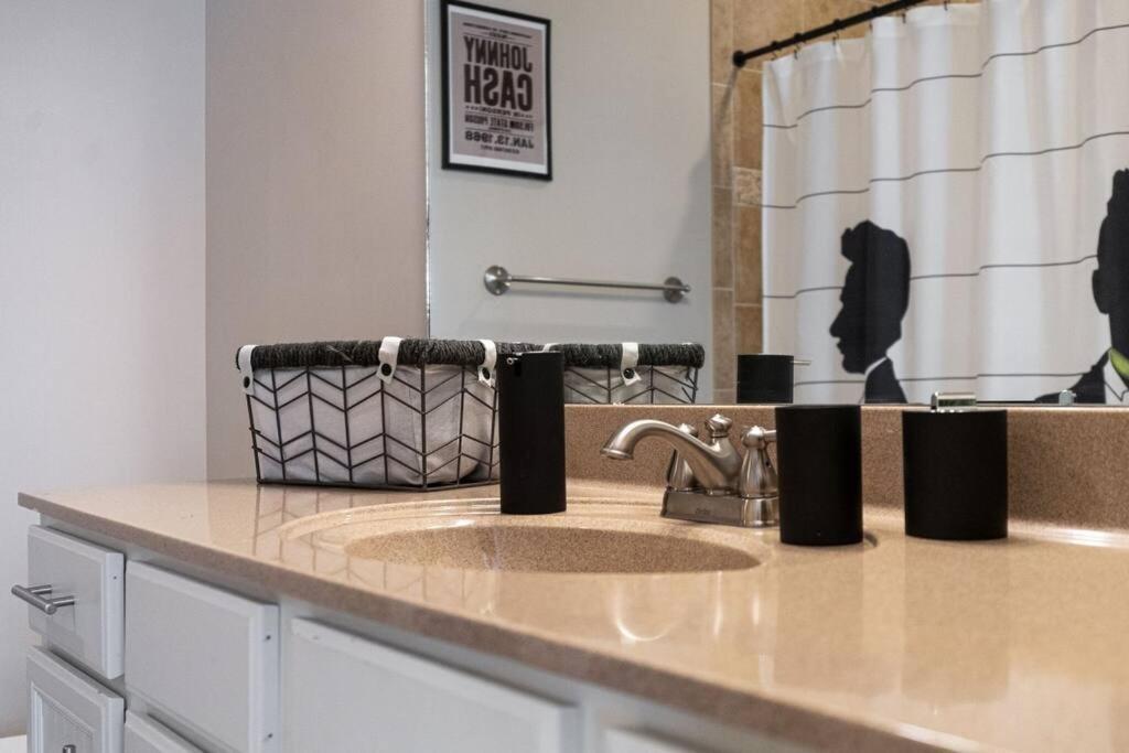 Cashville - Stylish Condo Minutes From Broadway Нэшвилл Экстерьер фото