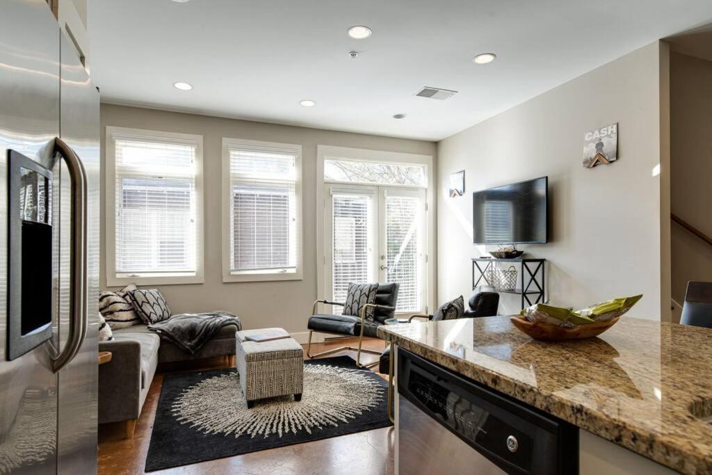 Cashville - Stylish Condo Minutes From Broadway Нэшвилл Экстерьер фото